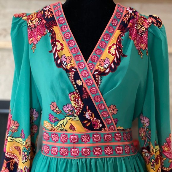 NWT Gorgeous Donna Morgan Green with vibrant colors of yellow,reds size 12 Dress - Picture 3 of 4